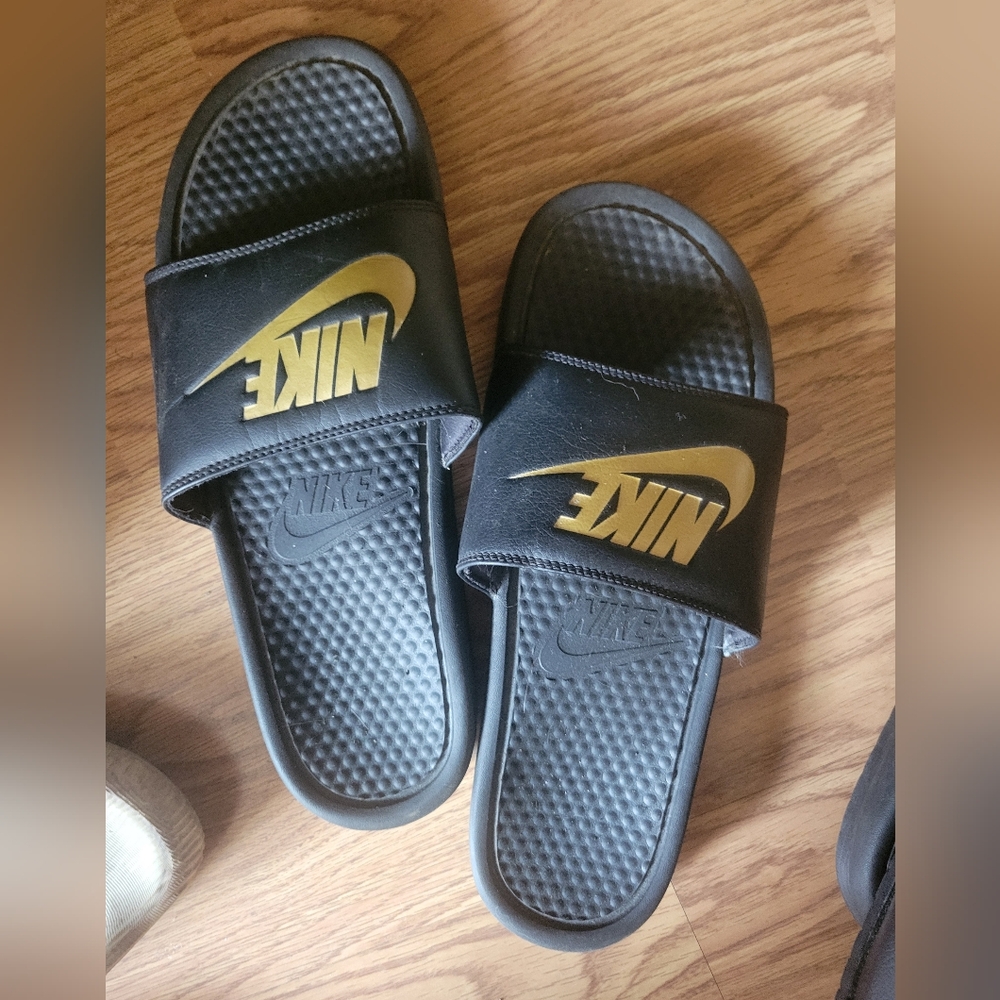 Mens Nikes Slides Sz 12